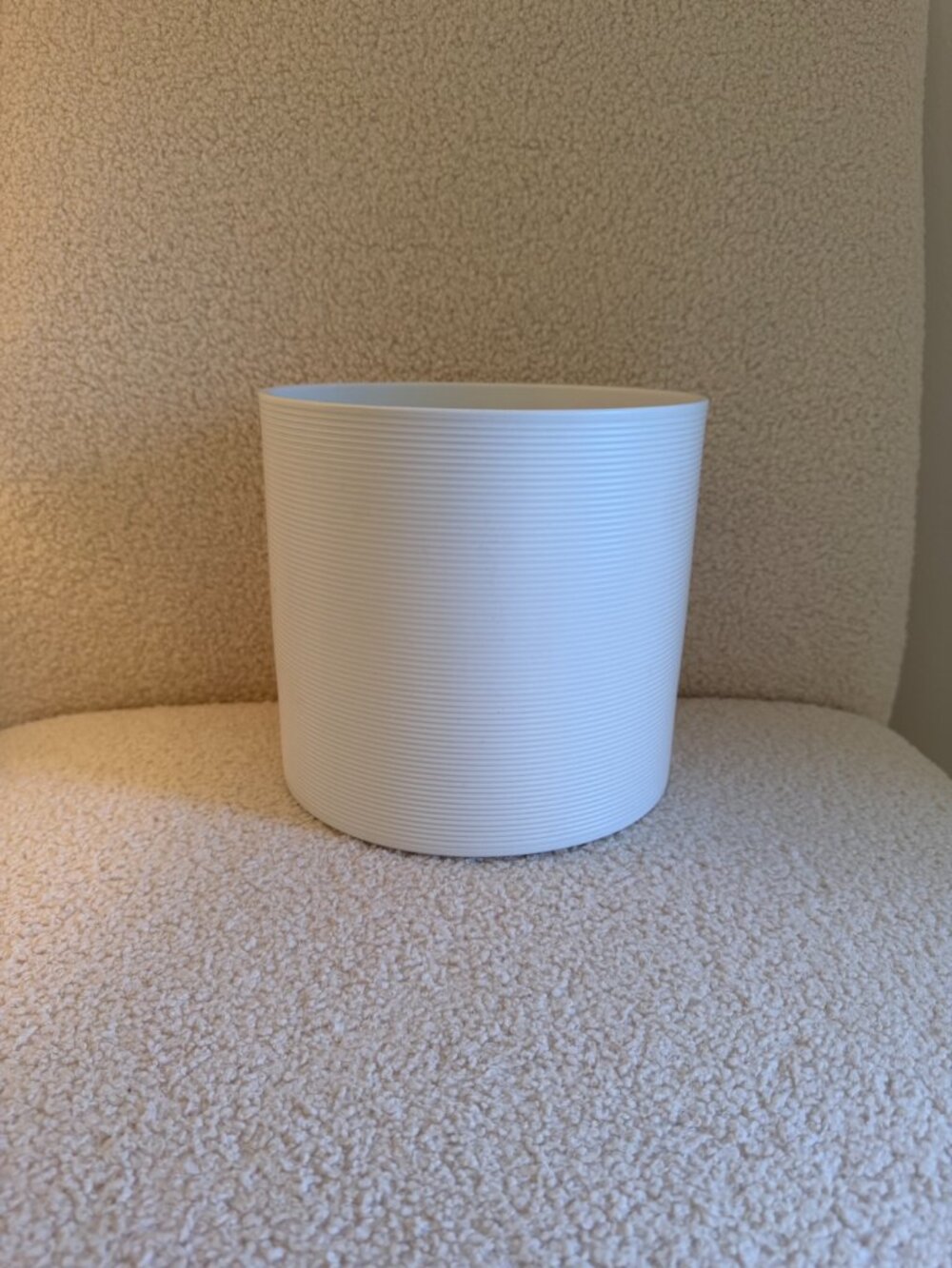 NWT! Ribbed Ceramic Round Planter Pot - Picture 3 of 6